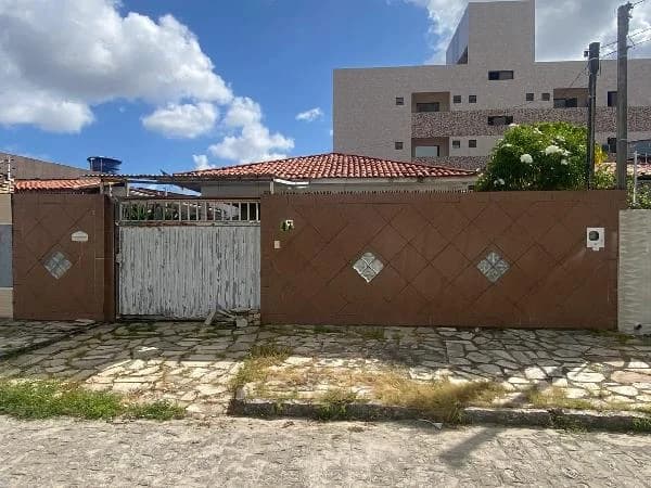 Foto de CASA - 3 QUARTOS - JOAO PESSOA - OCUPADO