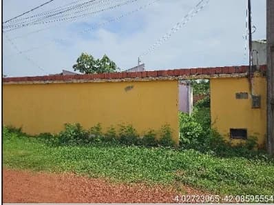 Foto de CASA - 3 QUARTOS - BATALHA - DESOCUPADO