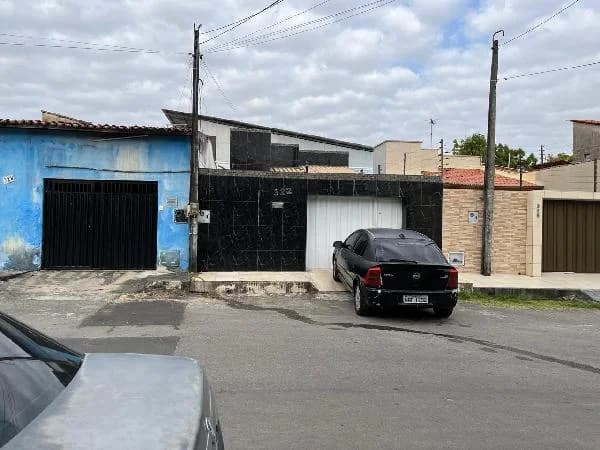 Foto do(a) Casa com 3 quartos à venda em FORTALEZA - CE