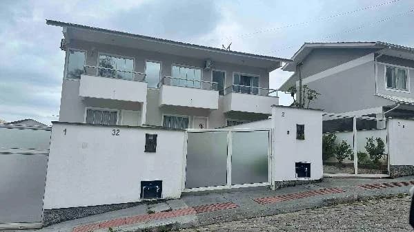 Foto do(a) Casa com 2 quartos à venda em PALHOCA - SC