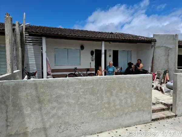 Foto do(a) Casa com 2 quartos à venda em MACEIO - AL