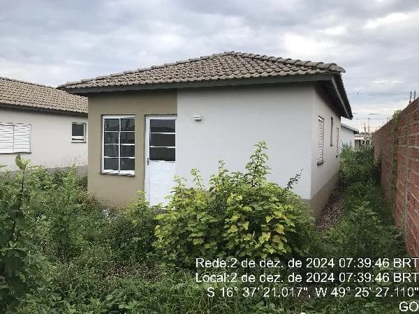 Foto de CASA - 2 QUARTOS - TRINDADE - DESOCUPADO
