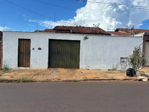 Casa - 2 Quartos - Frutal - Ocupado — foto 2