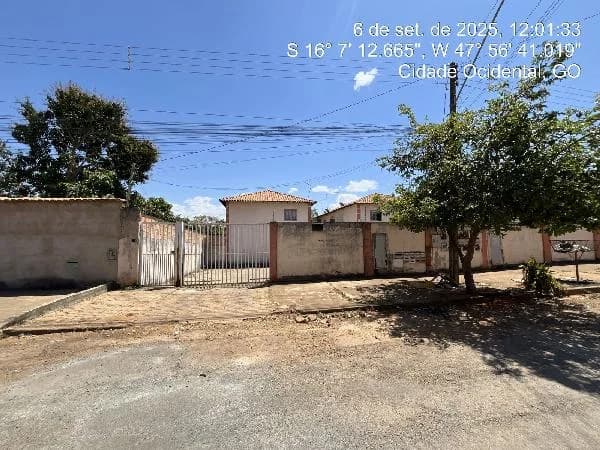 Apartamento - 2 Quartos - Cidade Ocidental - Ocupado — foto 2