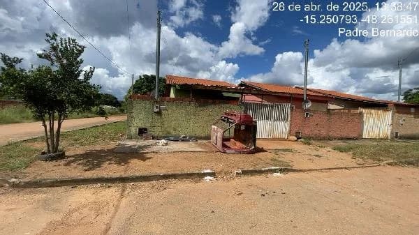 Casa - 3 Quartos - Padre Bernardo - Ocupado — foto 2