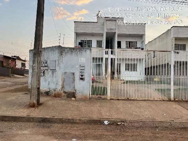 Apartamento - 2 Quartos - Valparaiso de Goias - Ocupado — foto 2