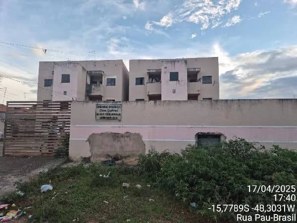 Apartamento - 2 Quartos - Aguas Lindas de Goias - Ocupado — foto 2