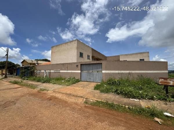 Apartamento - 2 Quartos - Aguas Lindas de Goias - Ocupado — foto 2