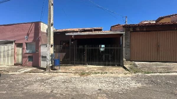 Casa - 2 Quartos - Areado - Ocupado — foto 2