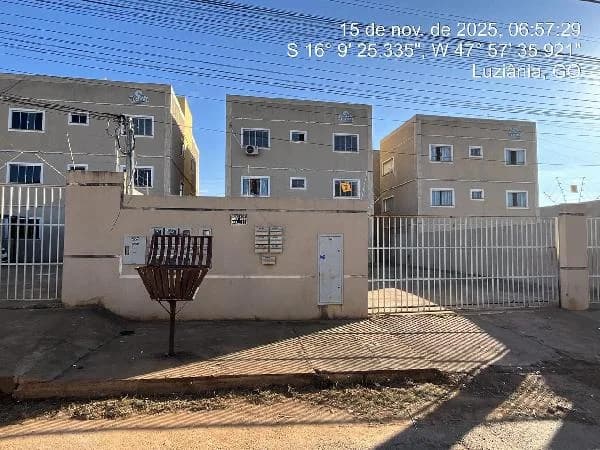 Apartamento - 2 Quartos - Luziania - Ocupado — foto 2