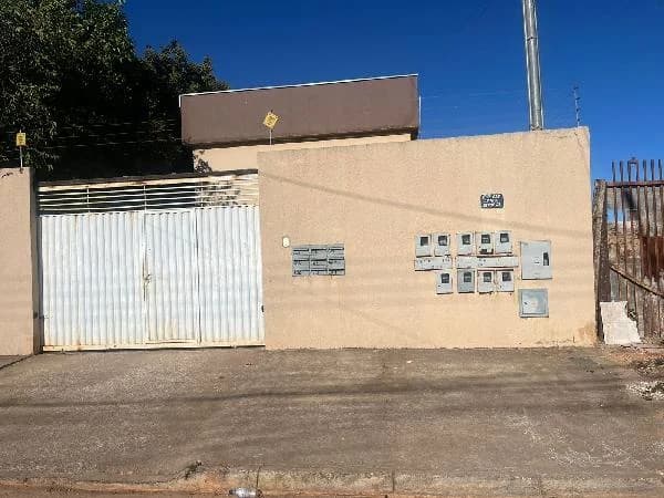 Apartamento - 2 Quartos - Aguas Lindas de Goias - Ocupado — foto 2