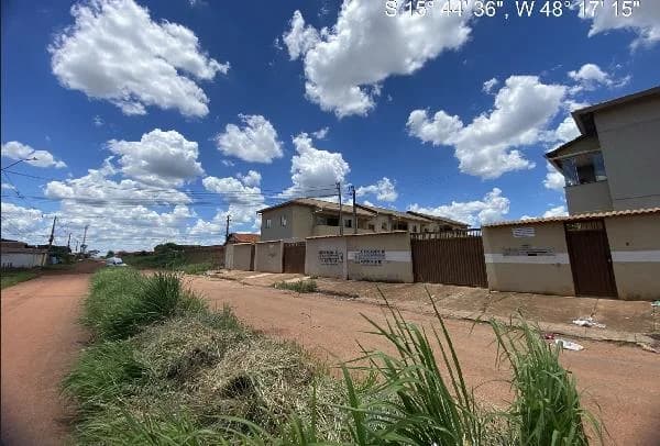 Apartamento - 2 Quartos - Aguas Lindas de Goias - Ocupado — foto 2