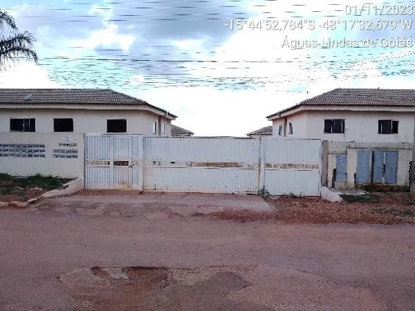 Apartamento - 2 Quartos - Aguas Lindas de Goias - Ocupado — foto 2
