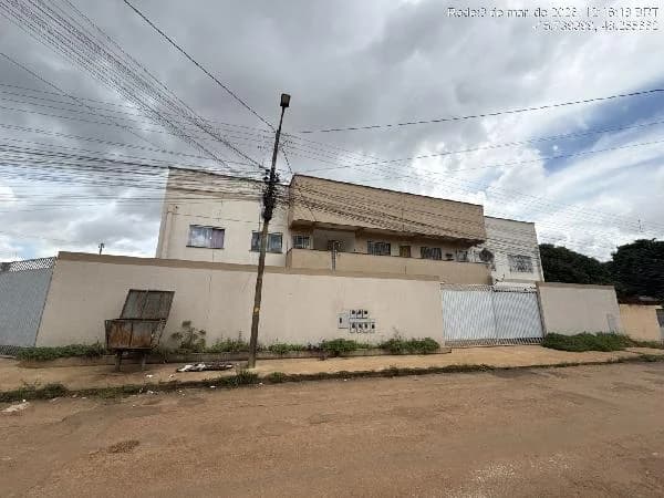 Apartamento - 2 Quartos - Aguas Lindas de Goias - Ocupado — foto 2
