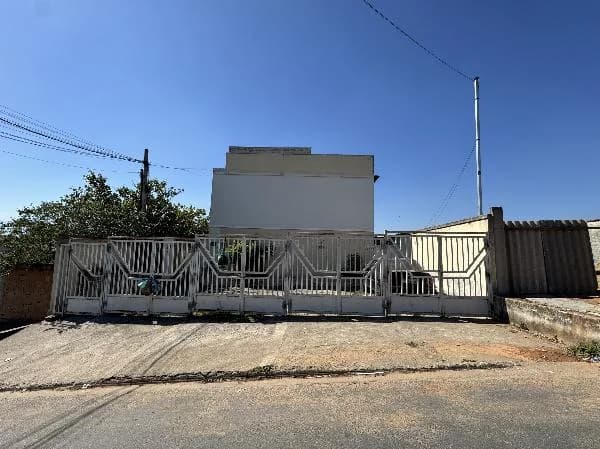 Casa - 2 Quartos - Queimados - Ocupado — foto 2