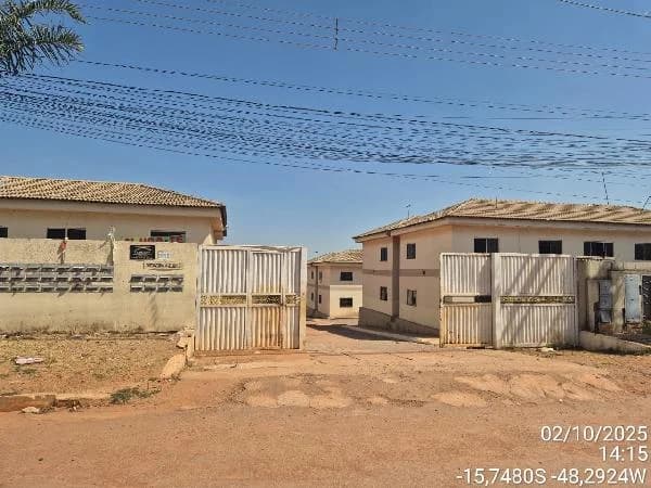 Apartamento - 2 Quartos - Aguas Lindas de Goias - Ocupado — foto 2