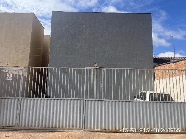 Apartamento - 2 Quartos - Aguas Lindas de Goias - Ocupado — foto 2