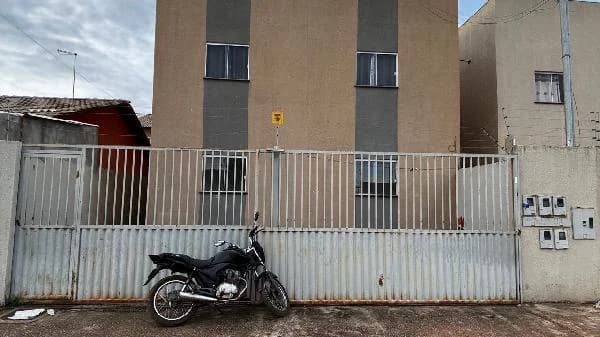 Apartamento - 2 Quartos - Aguas Lindas de Goias - Desocupado — foto 2