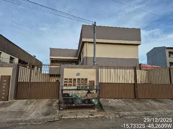 Apartamento - 2 Quartos - Aguas Lindas de Goias - Ocupado — foto 2