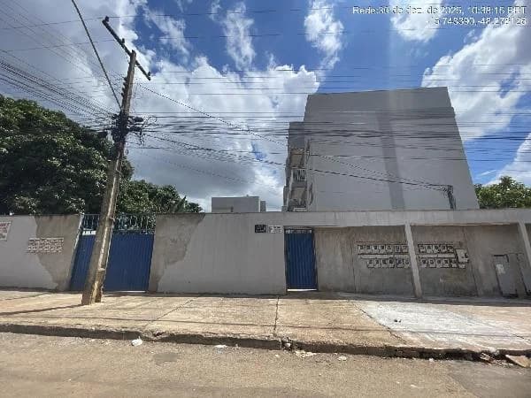 Apartamento - 2 Quartos - Aguas Lindas de Goias - Ocupado — foto 2