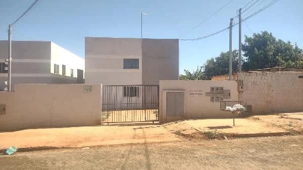 Apartamento - 2 Quartos - Cidade Ocidental - Ocupado — foto 2