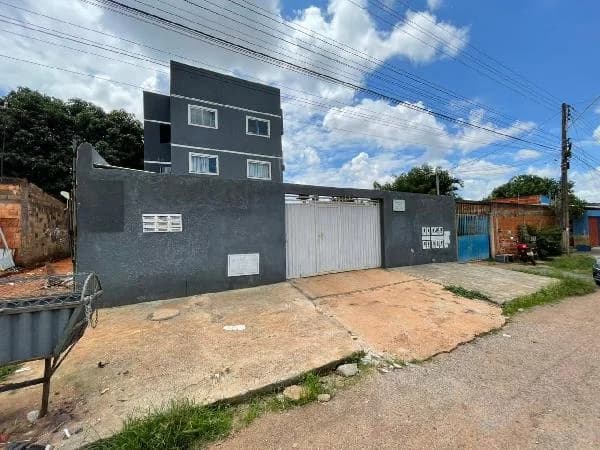 Apartamento - 2 Quartos - Aguas Lindas de Goias - Ocupado — foto 2