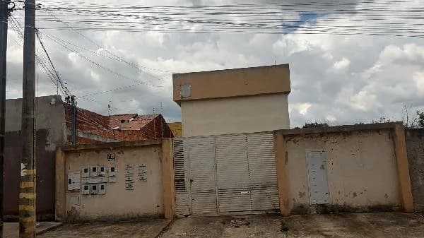 Apartamento - 2 Quartos - Aguas Lindas de Goias - Ocupado — foto 2