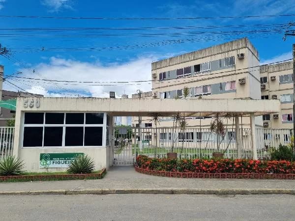Apartamento - 2 Quartos - Sao Lourenco da Mata - Ocupado — foto 2