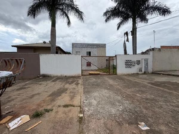 Apartamento - 2 Quartos - Cidade Ocidental - Ocupado — foto 2