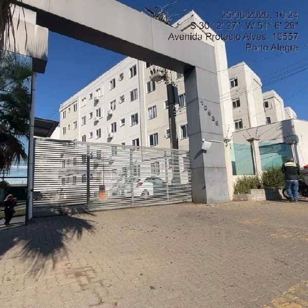 Apartamento - 2 Quartos - Porto Alegre - Ocupado — foto 2