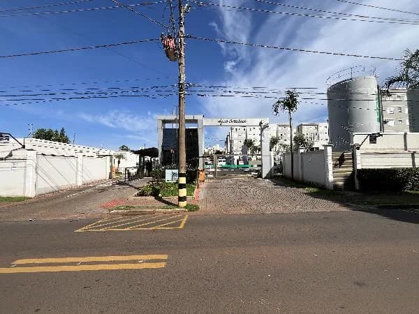Apartamento - 2 Quartos - Uberaba - Ocupado — foto 2
