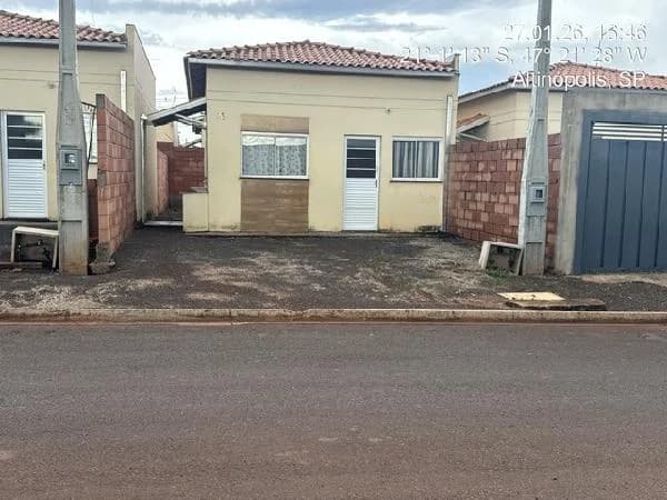 Casa - 2 Quartos - Altinopolis - Ocupado — foto 2