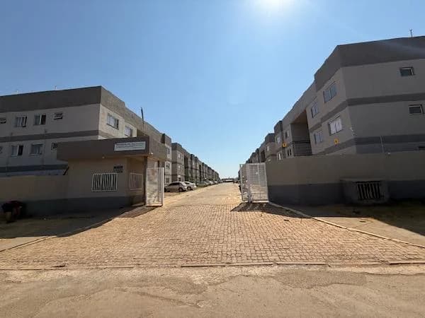 Apartamento - 2 Quartos - Cidade Ocidental - Ocupado — foto 2