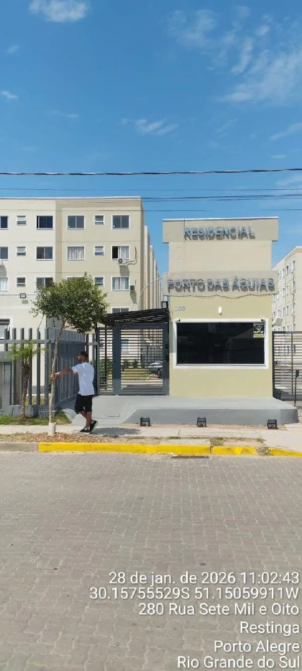 Apartamento - 2 Quartos - Porto Alegre - Desocupado — foto 2