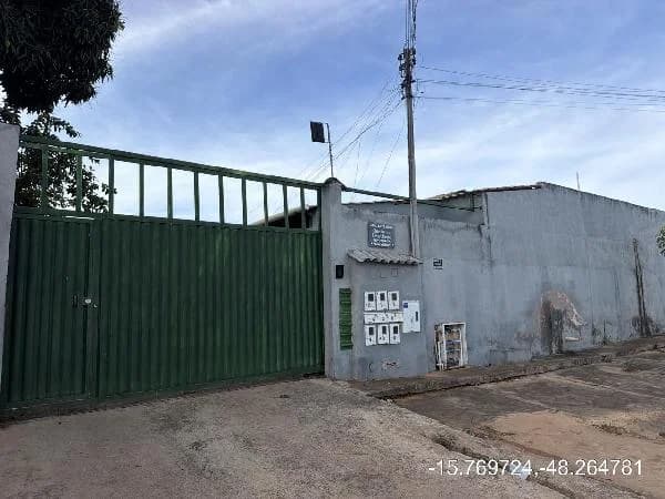 Casa - 2 Quartos - Aguas Lindas de Goias - Ocupado — foto 2