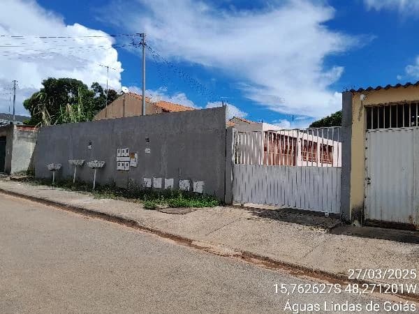 Casa - 2 Quartos - Aguas Lindas de Goias - Ocupado — foto 2