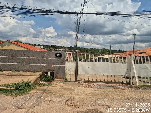 Casa - 2 Quartos - Aguas Lindas de Goias - Ocupado — foto 2