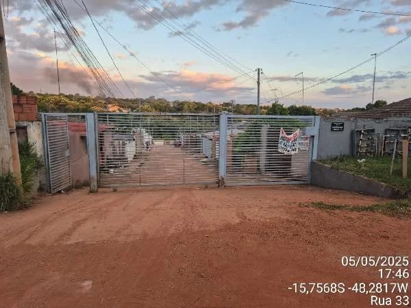 Casa - 2 Quartos - Aguas Lindas de Goias - Desocupado — foto 2