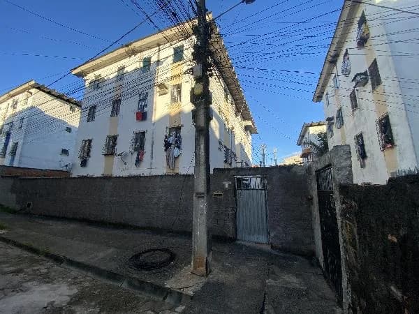 Apartamento - 2 Quartos - Lauro de Freitas - Ocupado — foto 2