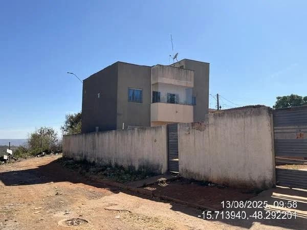Apartamento - 2 Quartos - Aguas Lindas de Goias - Ocupado — foto 2
