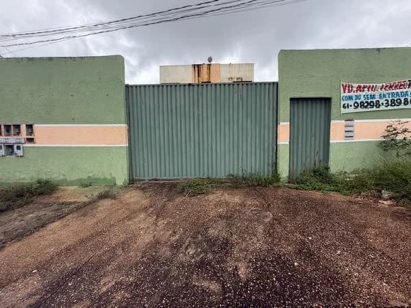 Apartamento - 2 Quartos - Aguas Lindas de Goias - Ocupado — foto 2