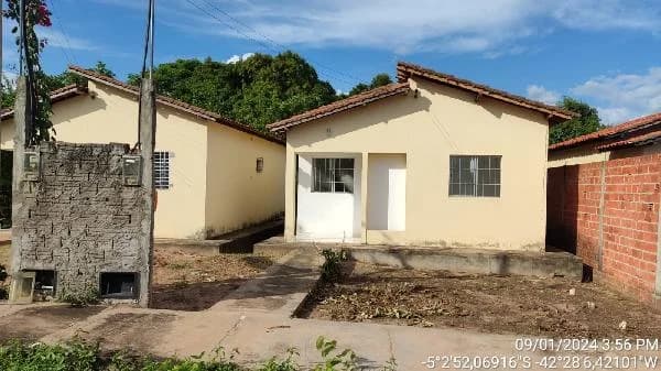 Casa - 2 Quartos - Altos - Ocupado — foto 2