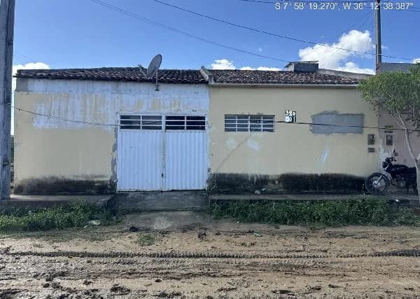 Casa - 2 Quartos - Brejo da Madre de Deus - Ocupado — foto 2