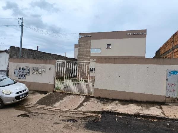 Apartamento - 2 Quartos - Cidade Ocidental - Ocupado — foto 2