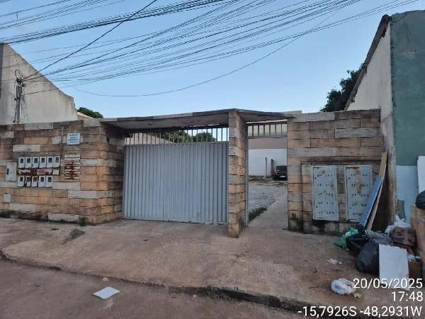 Apartamento - 2 Quartos - Aguas Lindas de Goias - Ocupado — foto 2