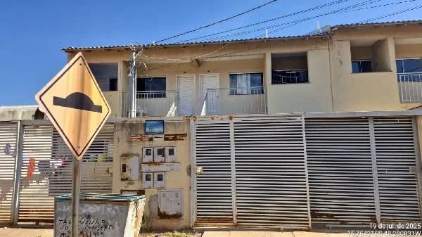 Apartamento - 2 Quartos - Aguas Lindas de Goias - Ocupado — foto 2