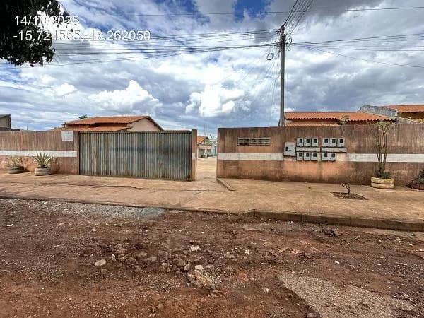 Casa - 2 Quartos - Aguas Lindas de Goias - Ocupado — foto 2