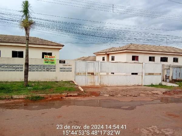 Apartamento - 2 Quartos - Aguas Lindas de Goias - Ocupado — foto 2