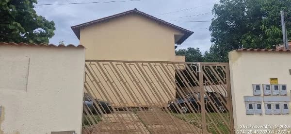 Sobrado - 2 Quartos - Aguas Lindas de Goias - Ocupado — foto 2