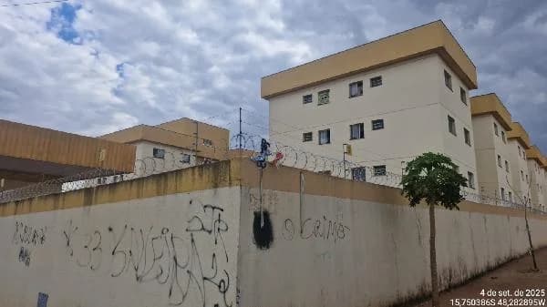 Apartamento - 2 Quartos - Aguas Lindas de Goias - Ocupado — foto 2
